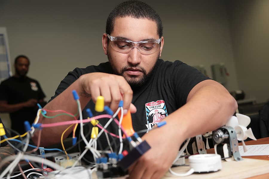 Photo of How to Get Started in a Career as an Electrician